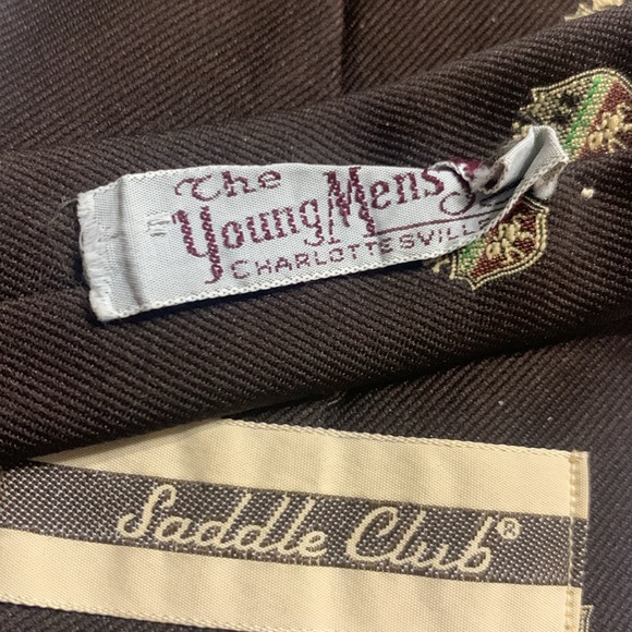 Vintage Brown w/ lion Crest Young Men’s Saddle Club brand 100 % polyester - Picture 4 of 5